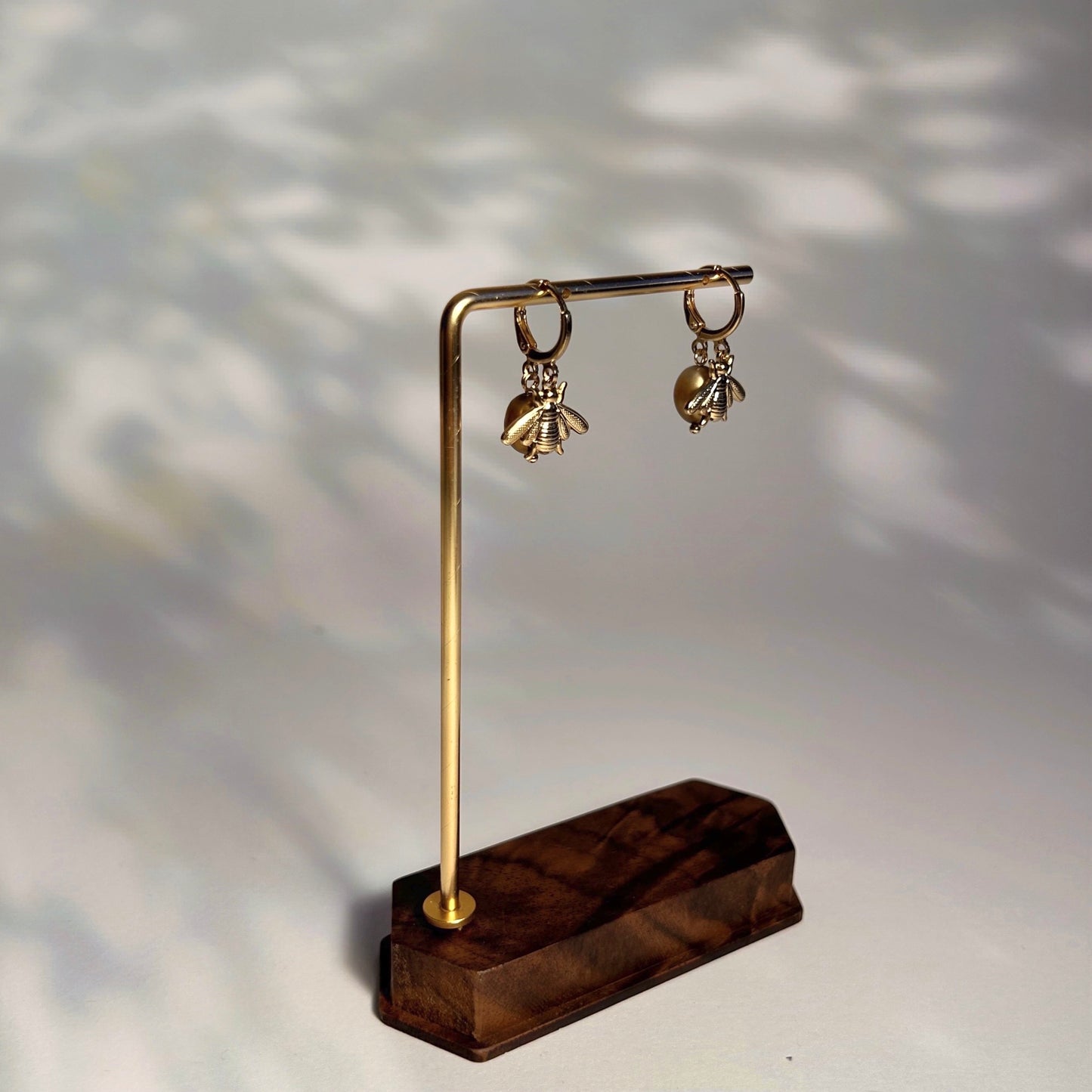 Brincos Bee