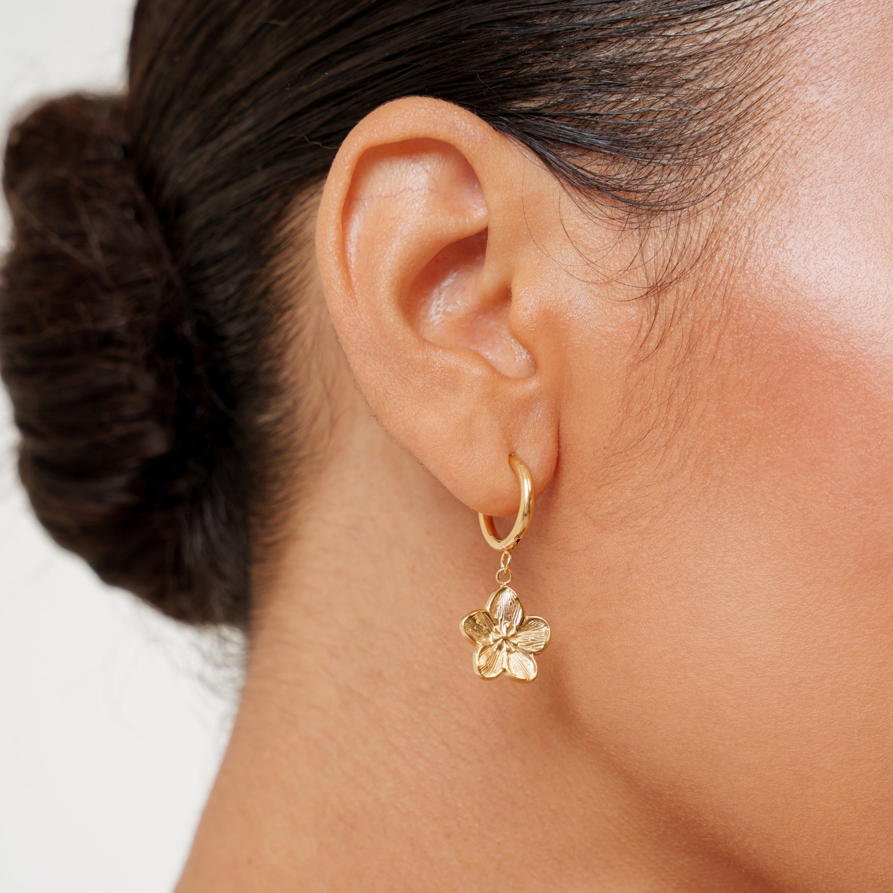 Athena Sakura Hoops