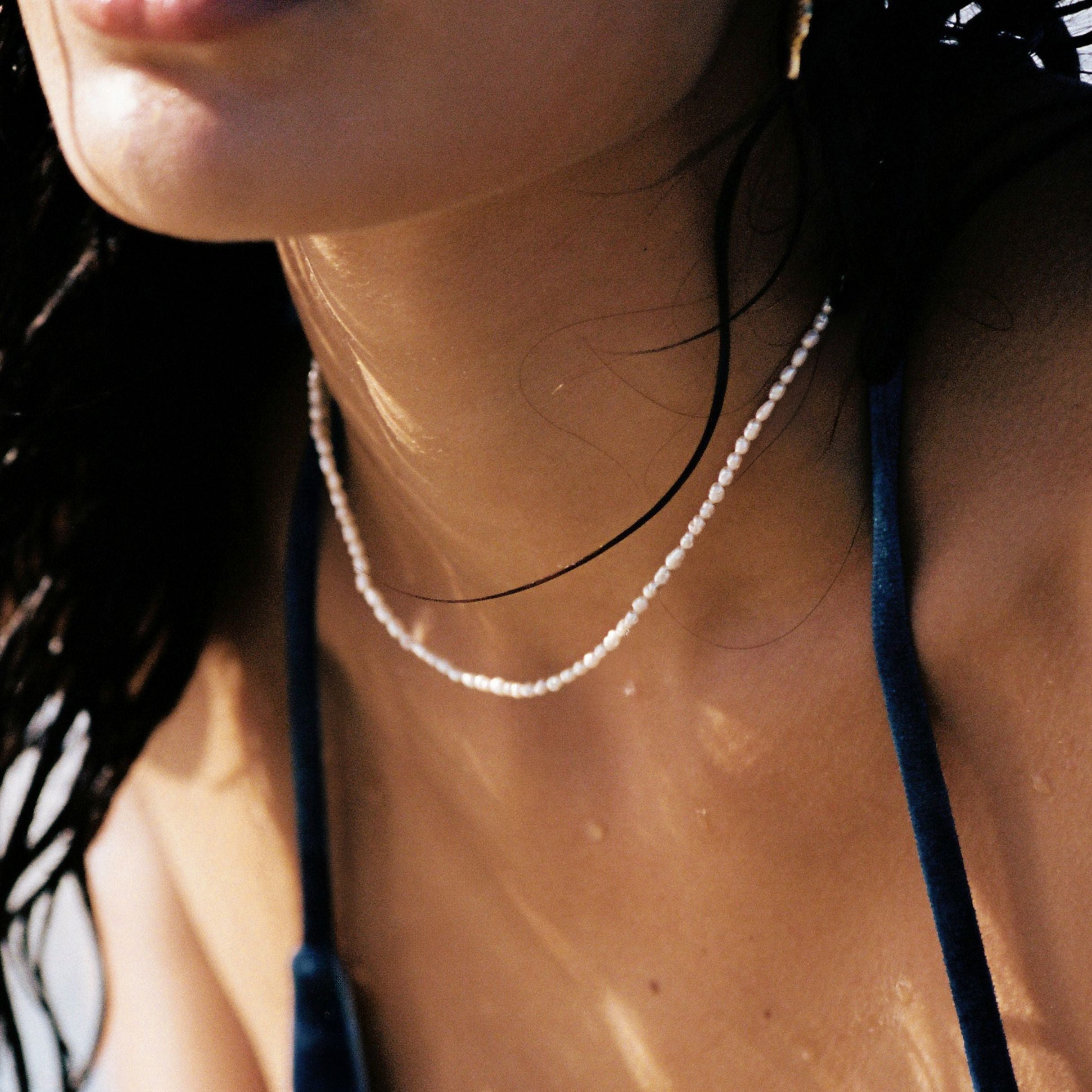 Athena Tiny Pearls Choker