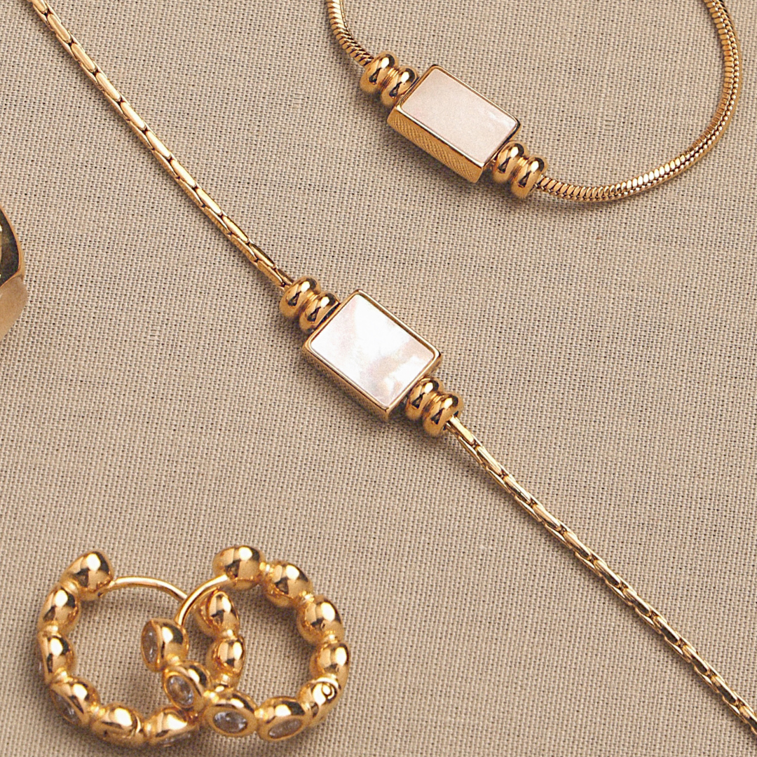 Athena Lune Necklace