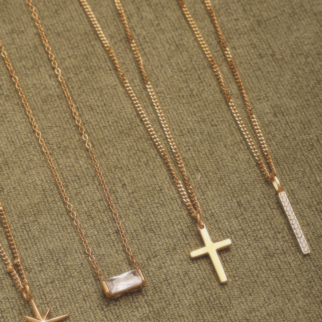 Athena Sparkling Bar Necklace