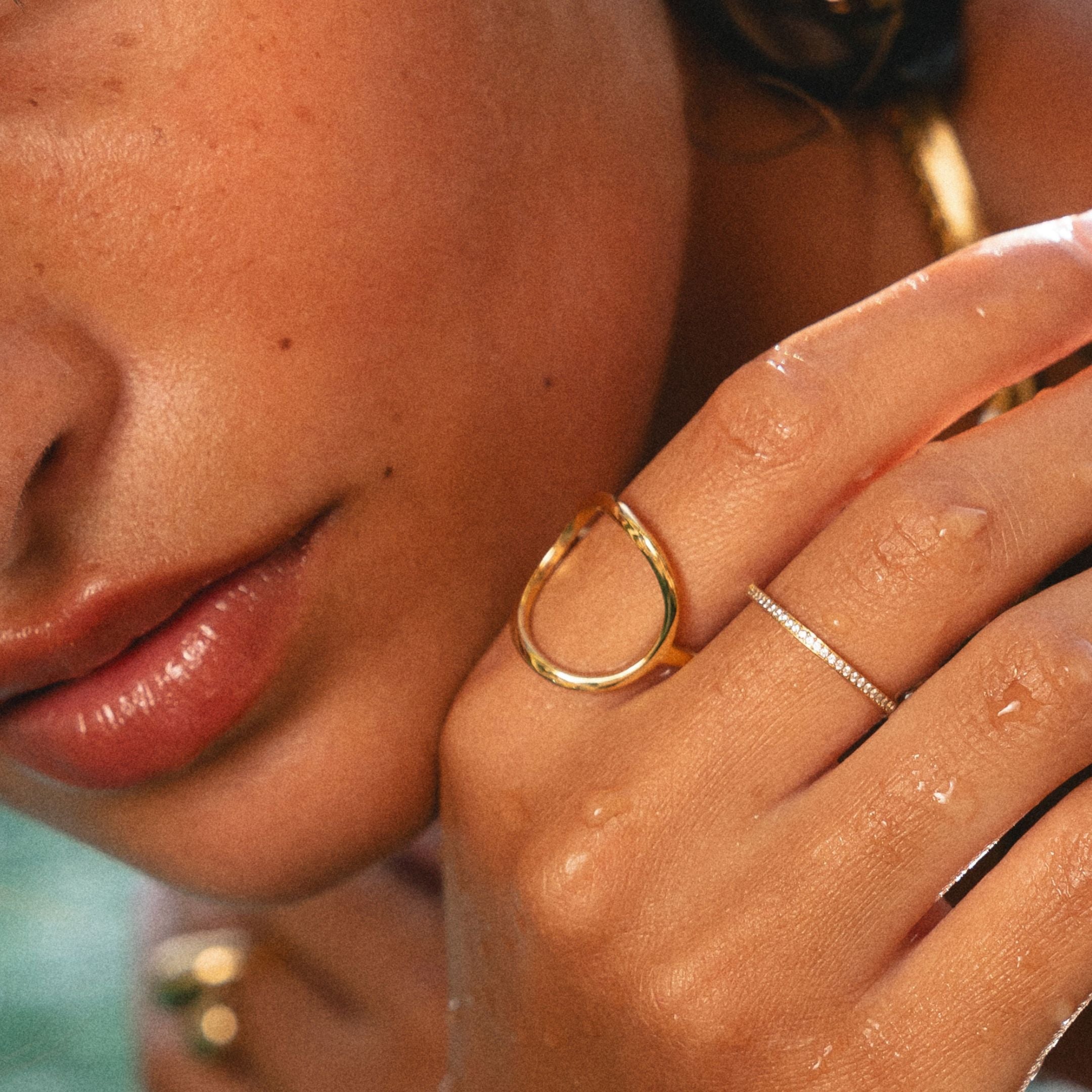 Athena Glimmer Ring