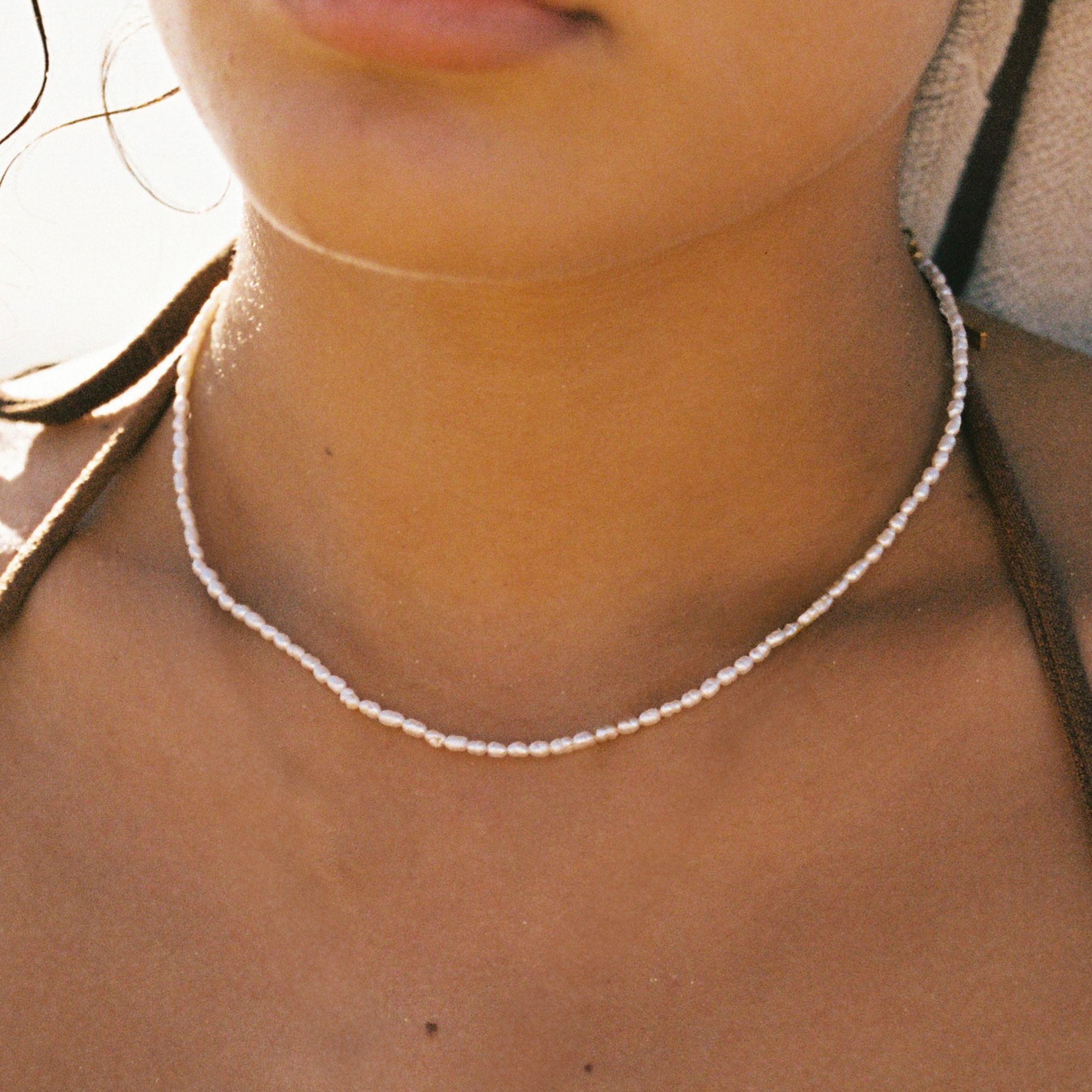 Athena Tiny Pearls Choker