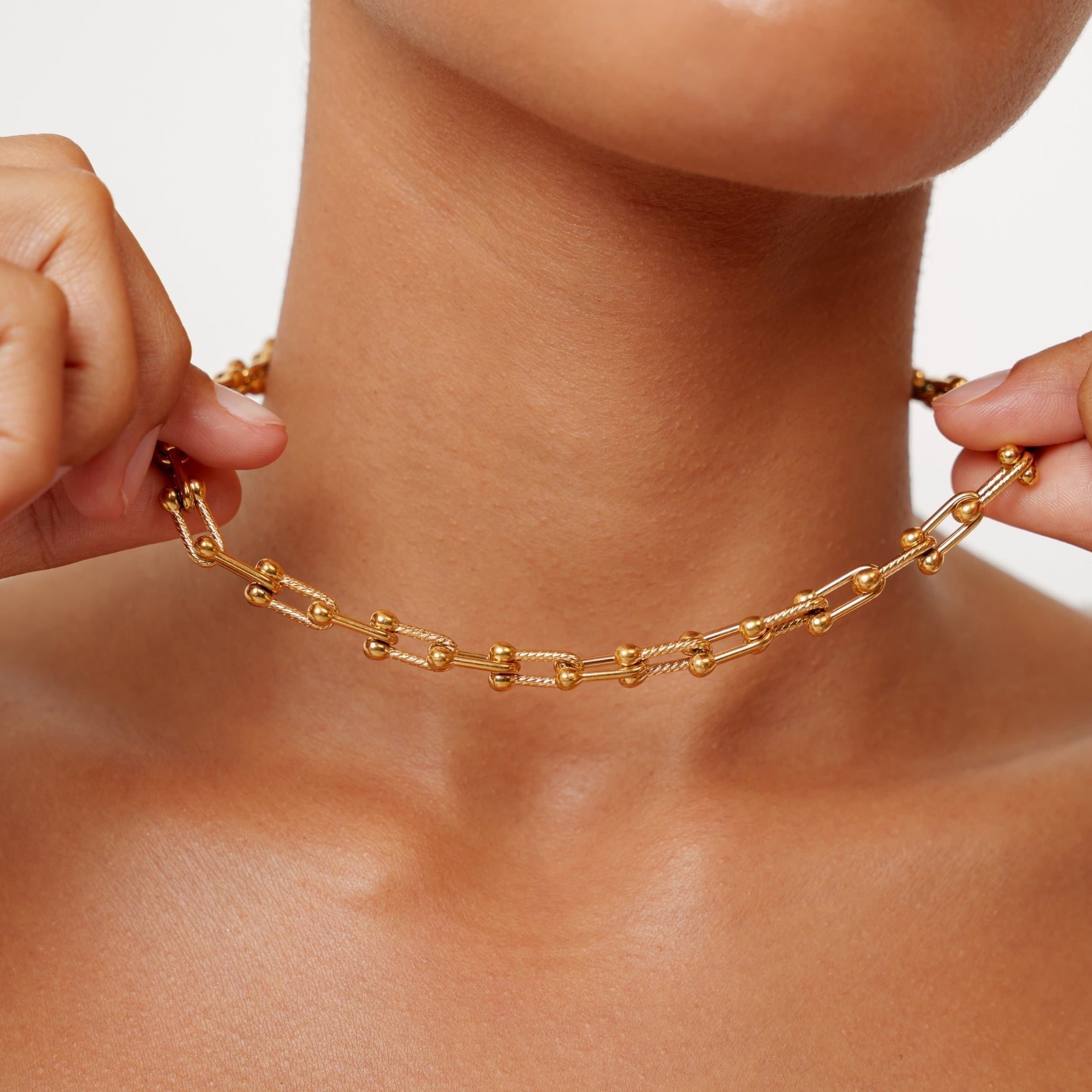Athena Island Links Choker