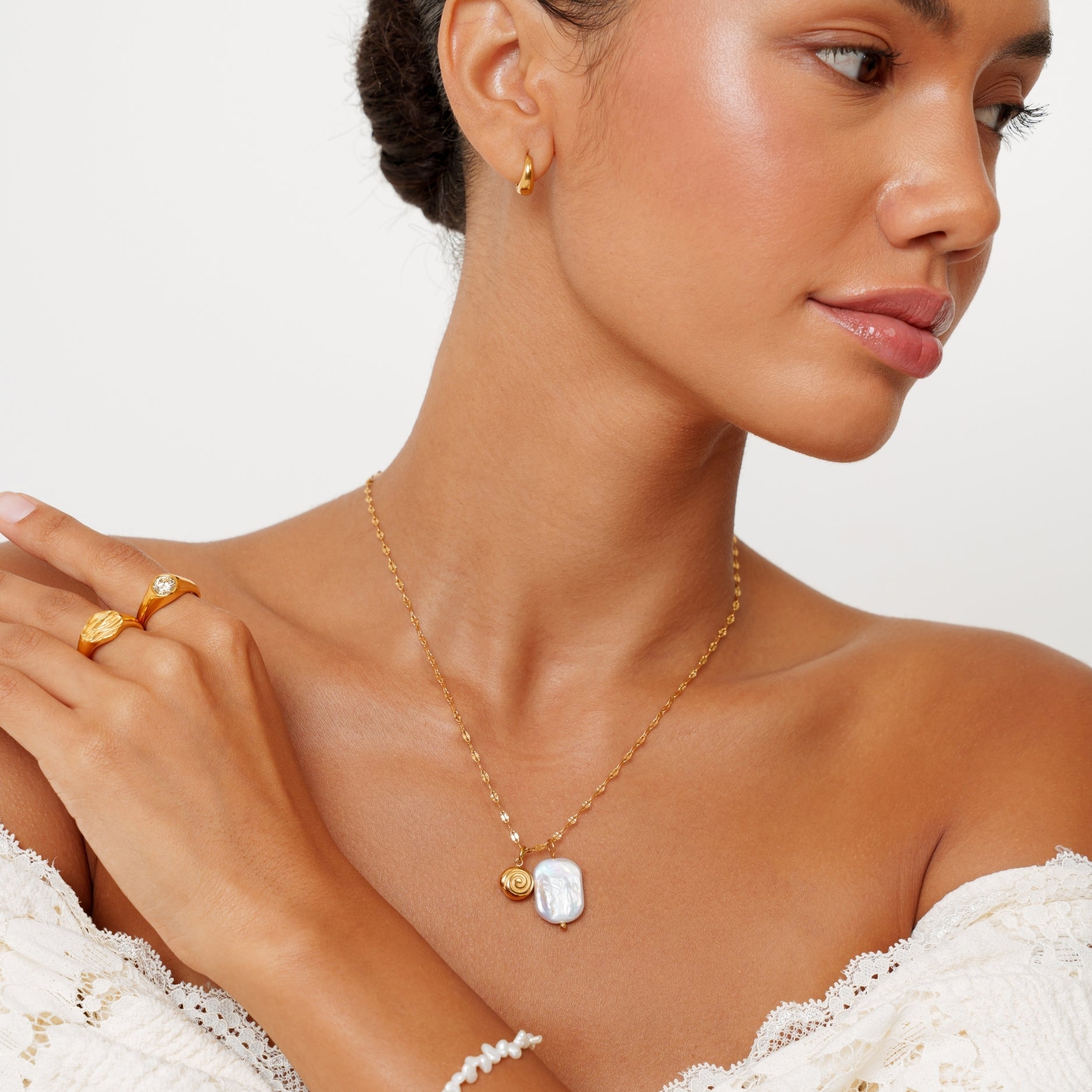 Athena Seashell Cove Necklace