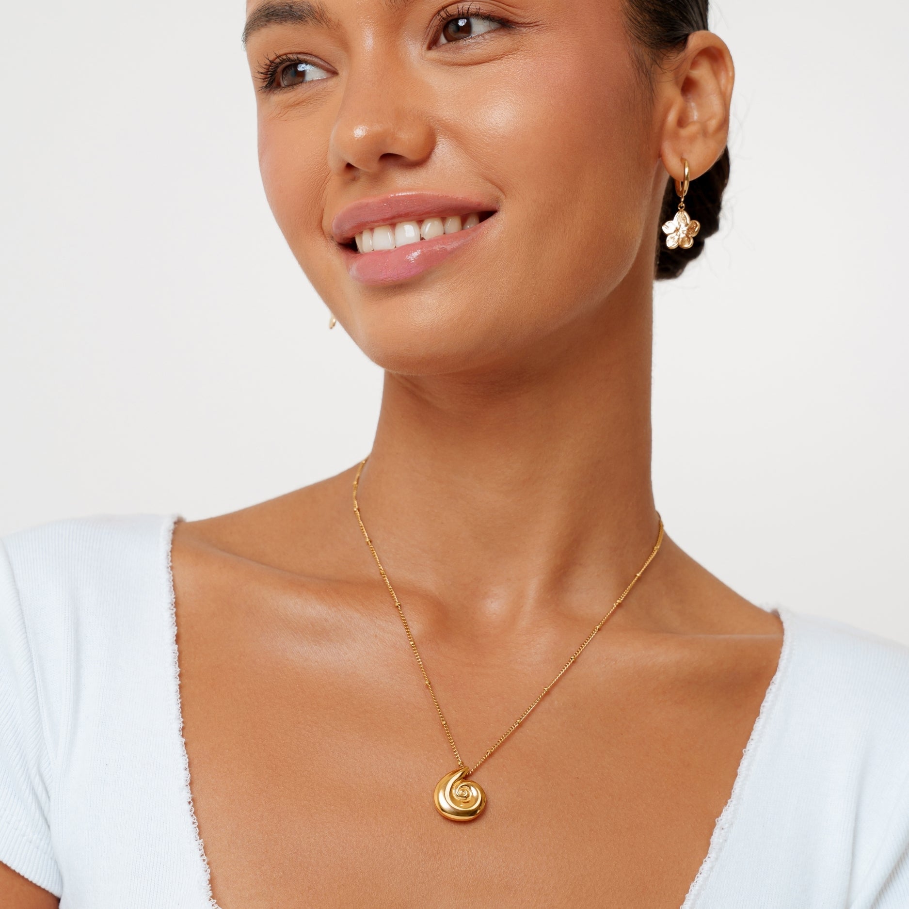 Athena Shell Necklace