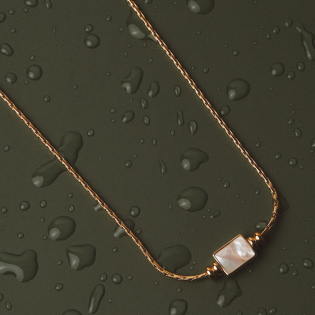 Athena Lune Necklace