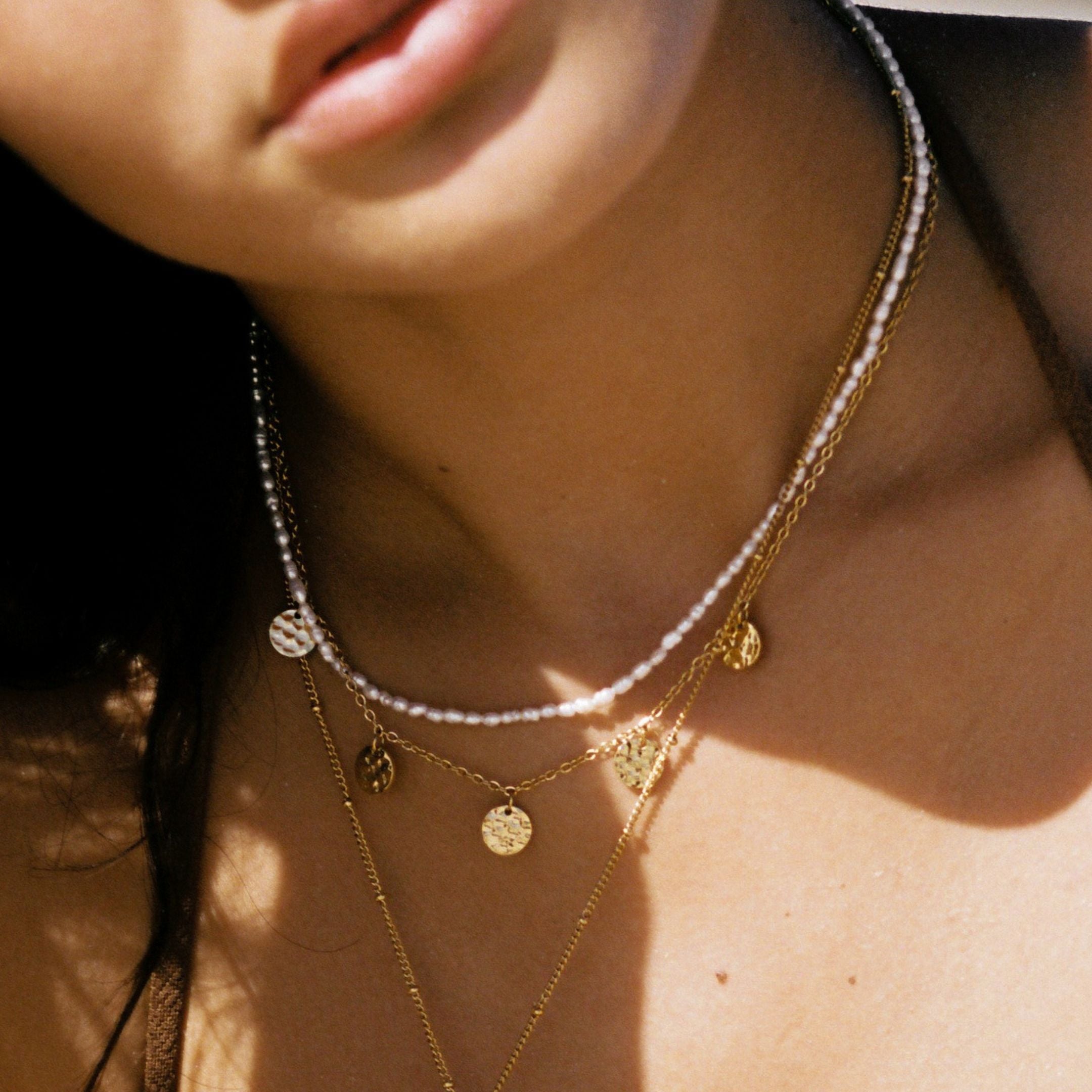 Athena Tiny Pearls Choker