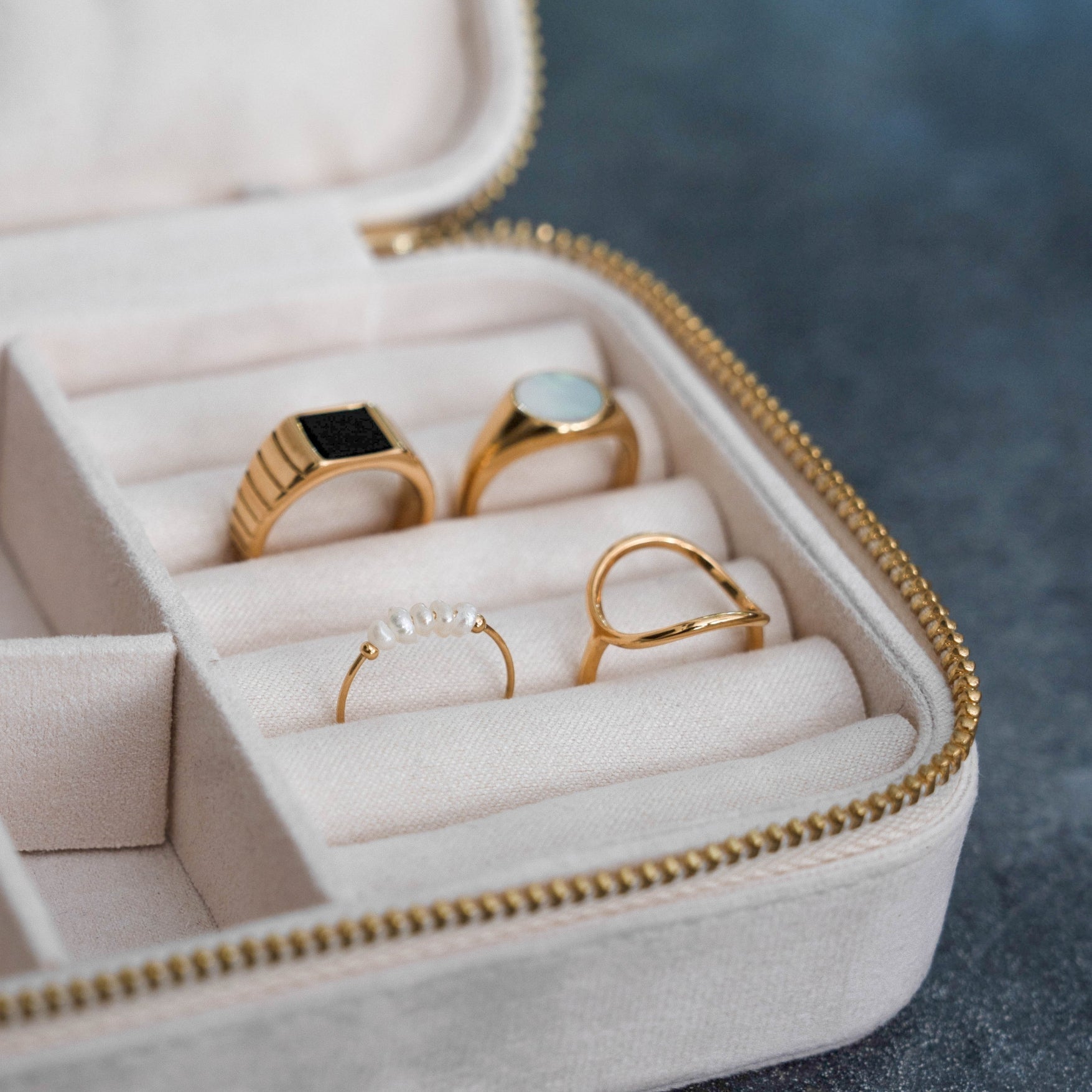 Athena Mini Pearls Ring